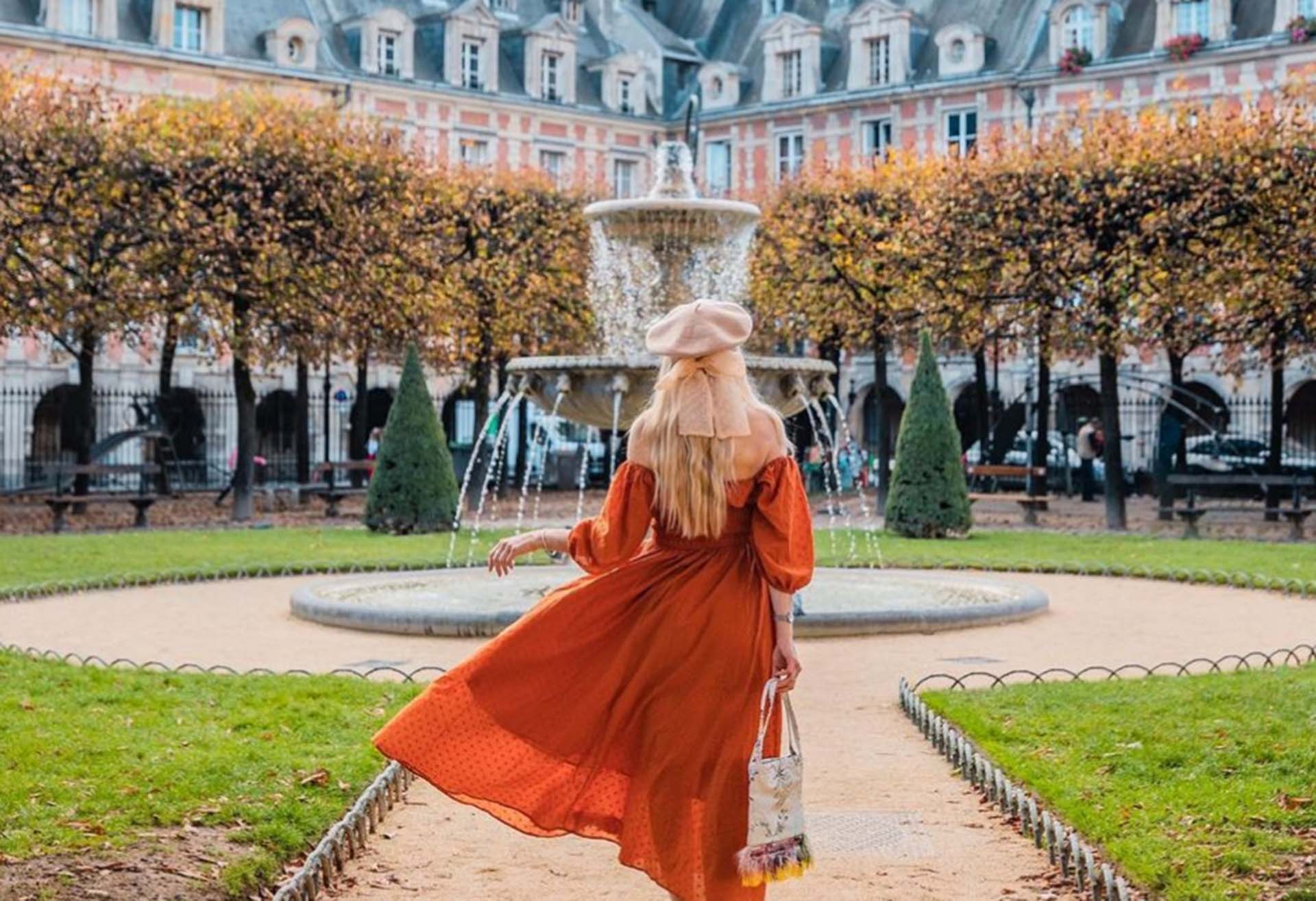 Autumnal Elegance: Exploring Place des Vosges in Fall