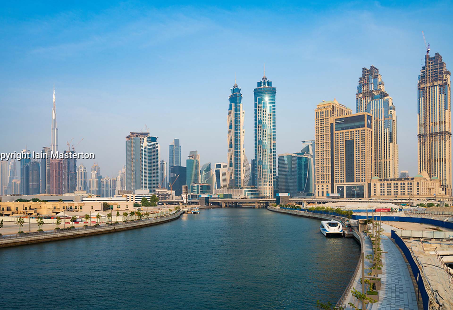 Golden Horizons: Bucket List Abra Experience in Dubai