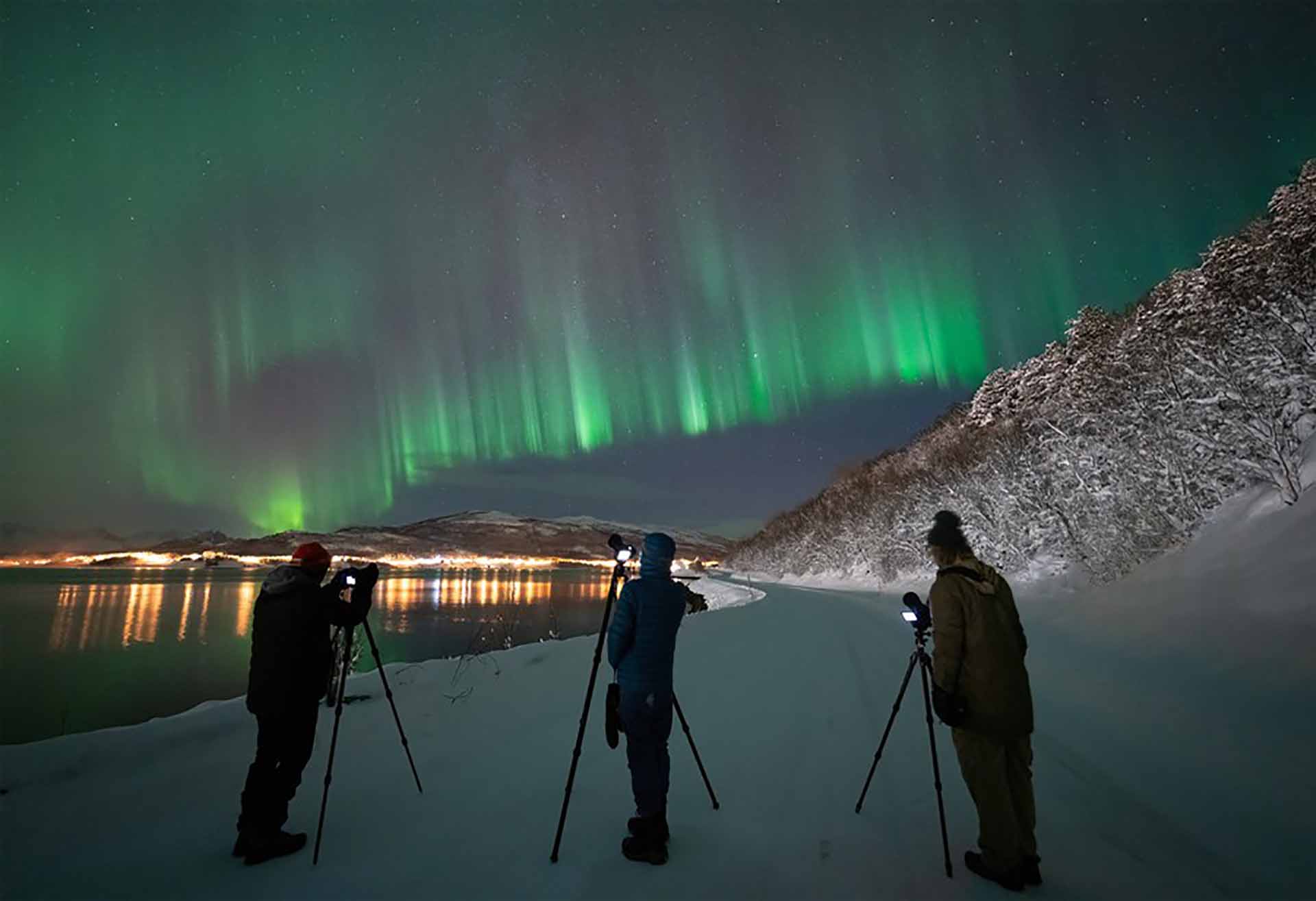 How to Safely Watch the Northern Lights: Tips and Considerations